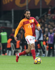 九游sports-转换进攻中传球优先还是持球推进更有效，足球转移进攻