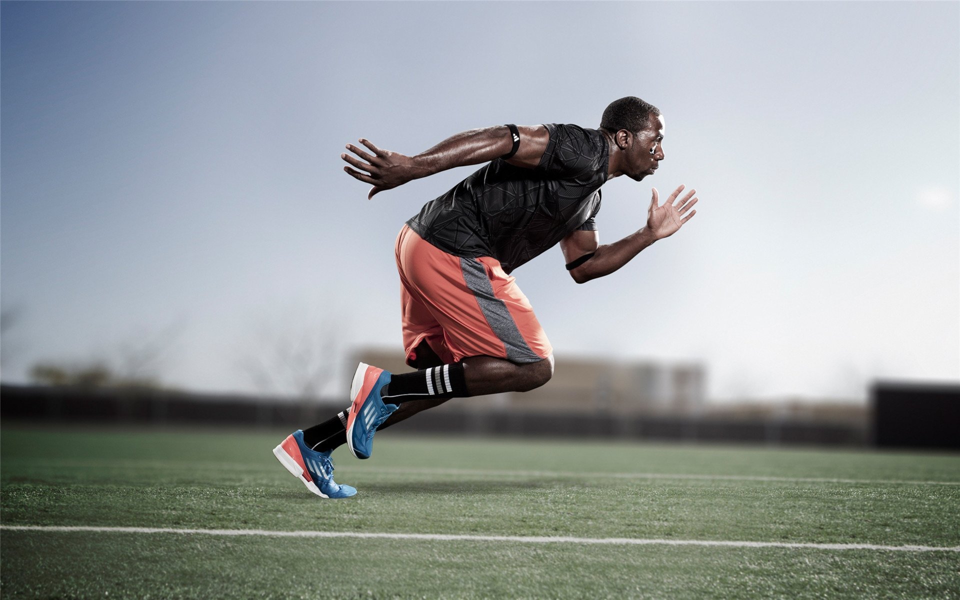 “意甲冲刺：强队绷紧神经，争夺冠军”，意甲对抗强度